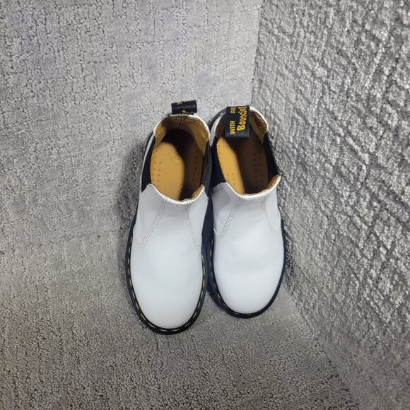 Dr. Martens 2976 Womens Size US 5 White Smooth Leather Platform Chelsea Boot NEW - Picture 3 of 8
